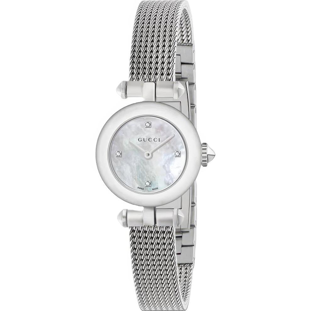 Gucci Montre pour femme YA141512 avec cadran en nacre et diamants