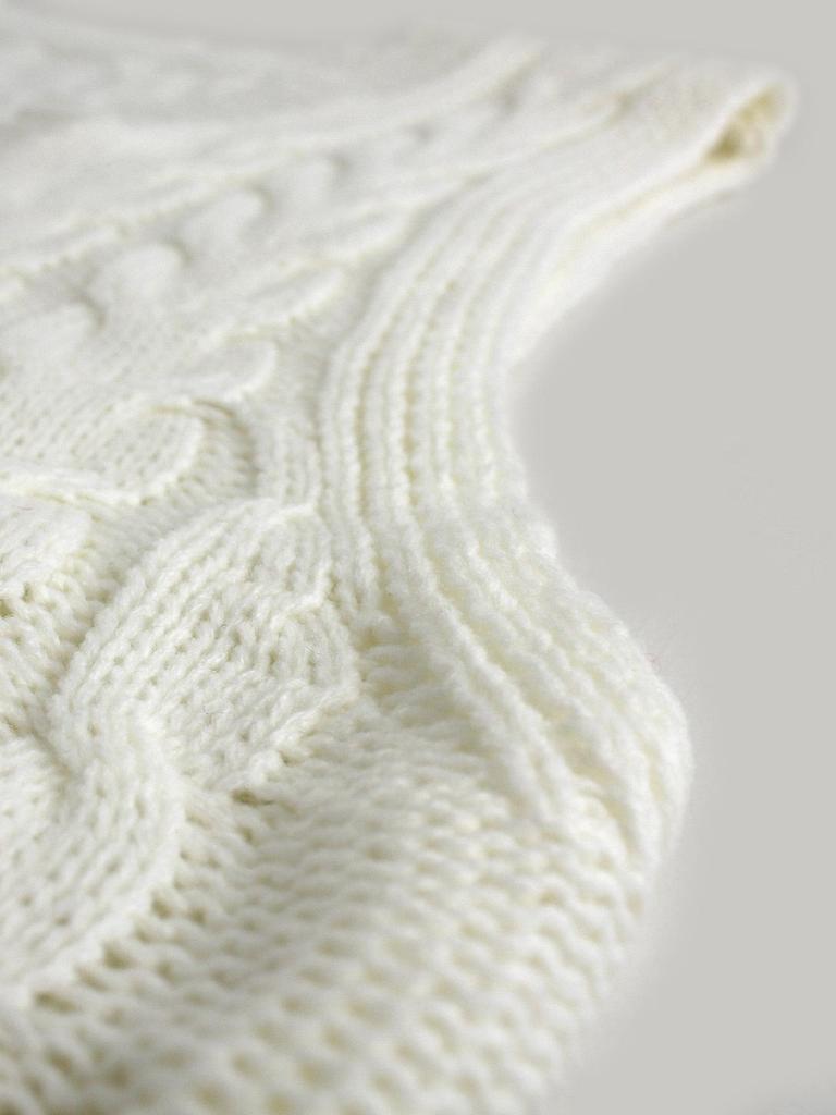 European and American Women's V-Neck Sleeveless Twisted Sweater Vest