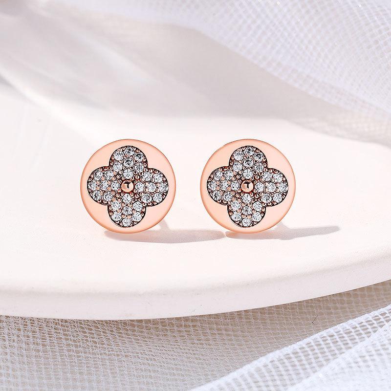 

Корейская версия модного темперамента Простые, маленькие и изысканные серьги с четырехлистным клевером Женские украшения