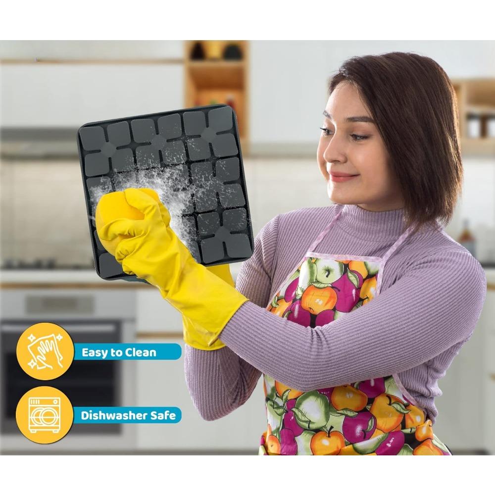 Dog Food Slow Feeder Sniff Mat with Suction Cup for Train Your Dog's Senses Anti-choking Silicone Snuffle Mats Pet Accessories