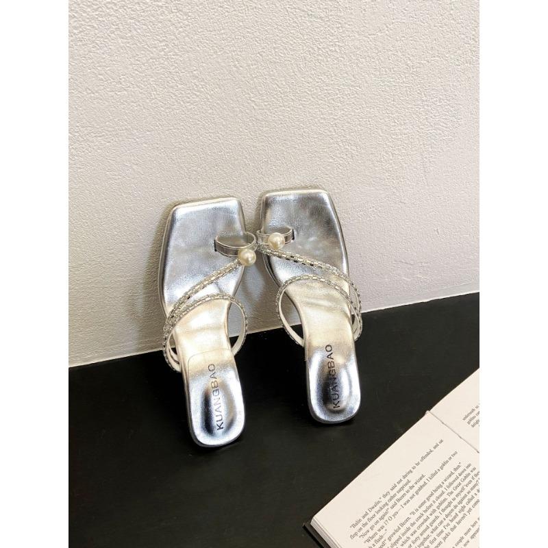 

Set of toe cool slippers fairy shoes wearing new summer temperament rhinestone pearl high-heeled slippers 40 серебряный