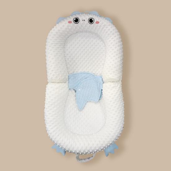 Portable Baby Lounger Adjustable Support Pad Foldable Base Baby Crib Lightweight Comfortable Bottle Feeding Crib for Newborns