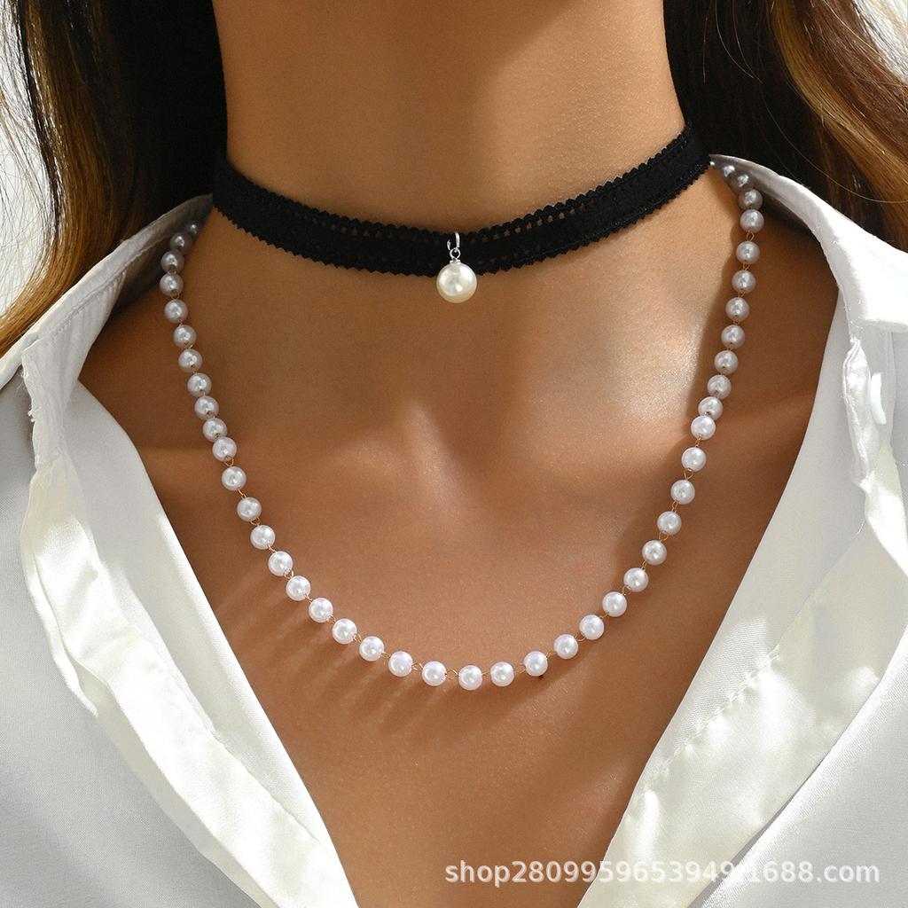 Original Design, Sweet and Cool Imitation Pearl Retro Elastic Necklace, Hip-hop Cold Wind Niche Sticker Necklace