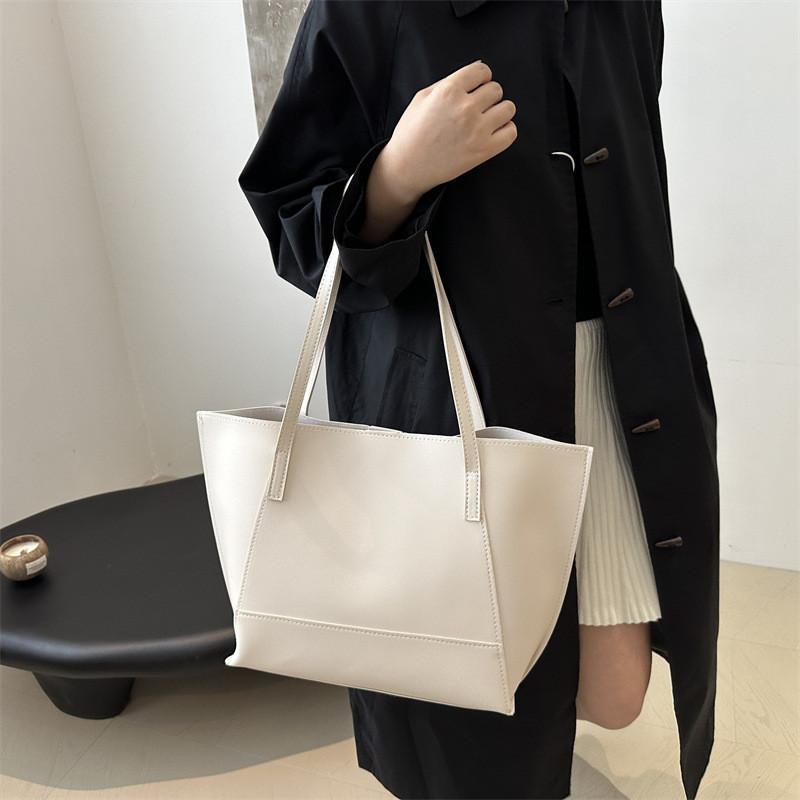 Large Capacity Fashionable Pu Shoulder Tote Bag For Commuting And Daily Use