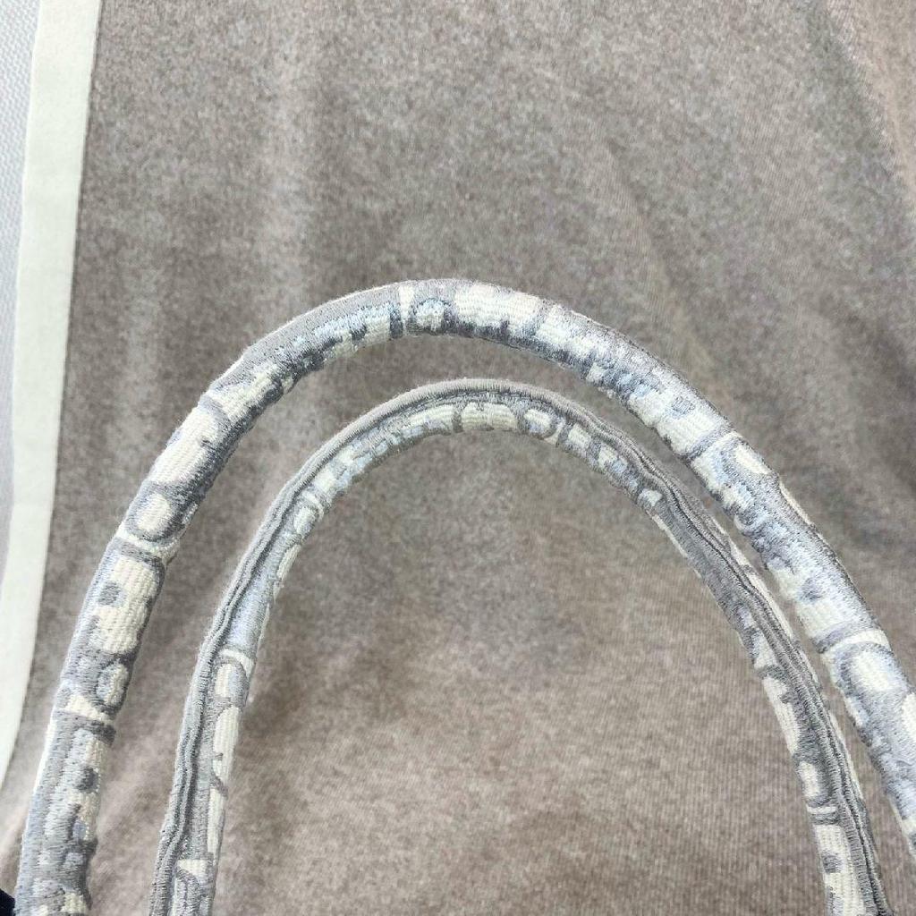 [Pre-Owned] Book Tote Large Capacity Oblique Handcrafted All Over Print Embroidered Canvas Shoulder Tote Bag - Excellent #7V7RMT