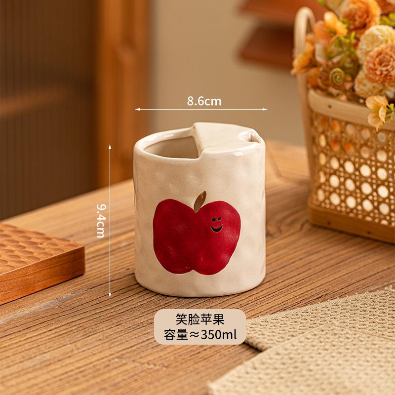 

European Ceramic Coffee Cup Underglaze Color Hand-Painted Ceramic Cup Cute Hand Holding Breakfast Cup Drinking Cup Teacup Couple Cup 301-400ml