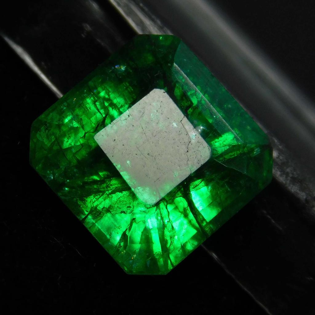 Natural Green Emerald Loose Gemstone Square Cut 9 Ct Colombian for Jewelry Making and Crafts