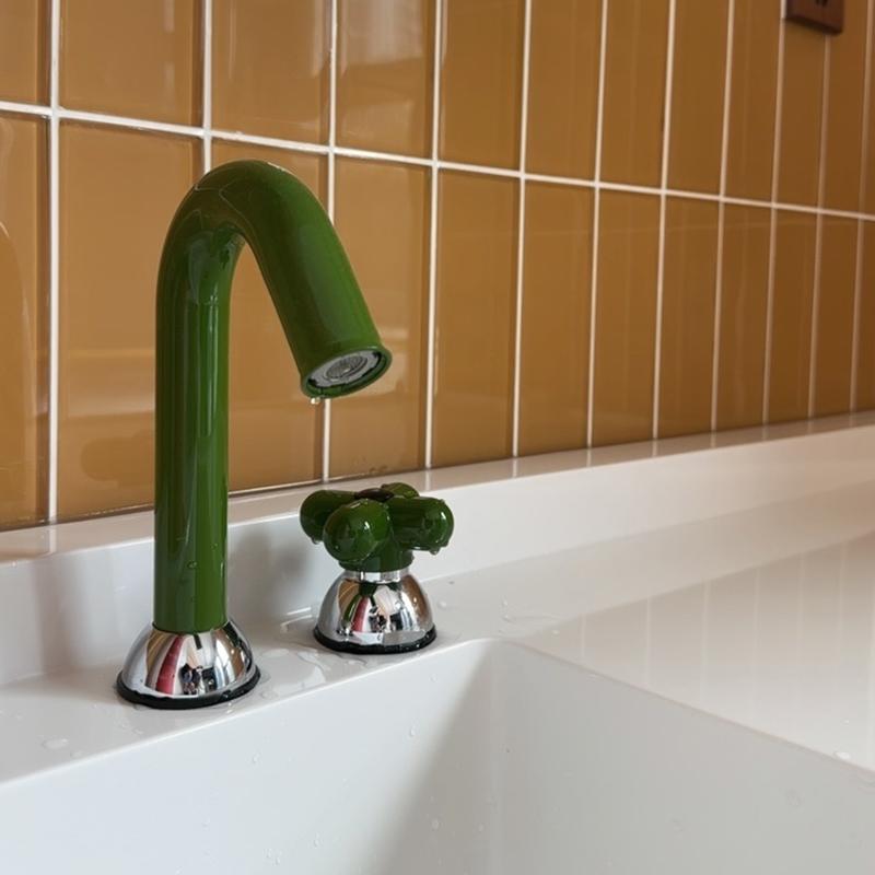 

Двухрычажные смесители для ванной комнаты Поворотный смеситель для раковины Кухонный смеситель Арматура для умывальника Смеситель для умывальника Латунь Красный Зеленый