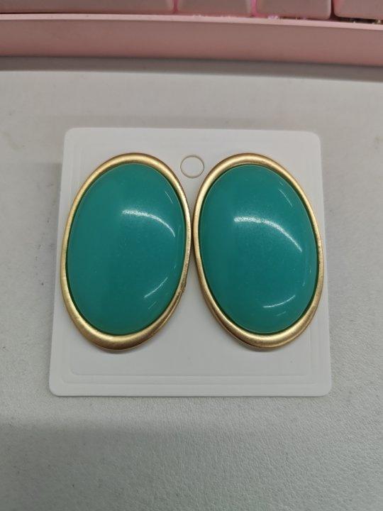 

Silver needle oval resin earrings European and American fashion personalized earrings women s retro versatile earrings design sense niche