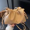 The Cloud Bag Is A Fashionable Casual and High-end Crossbody Bag for Women's Daily Commuting