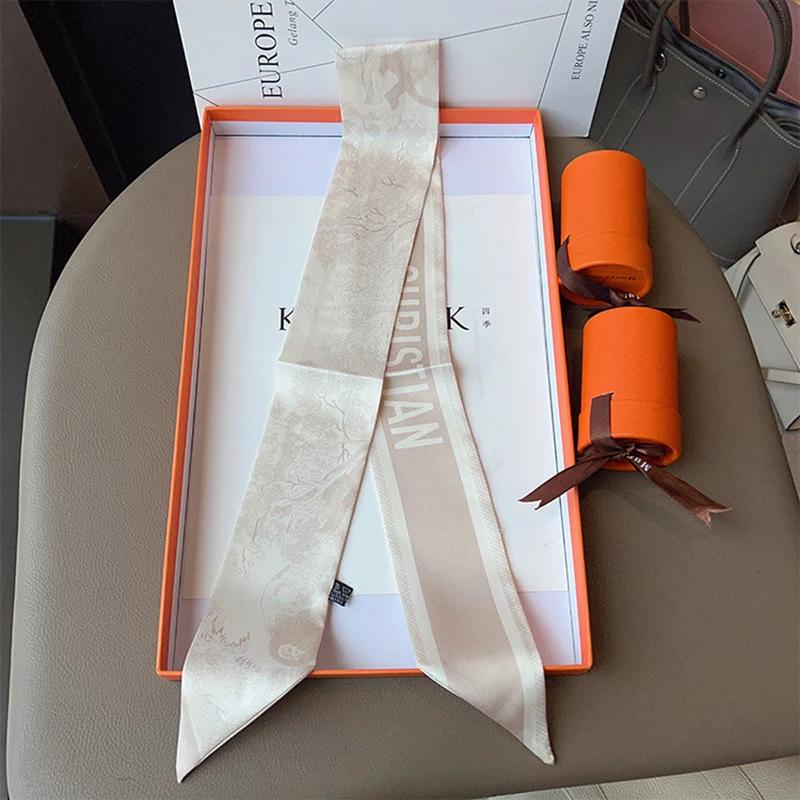 Französischer Frühlings-Hot-Sale: Damen-Twill-Tasche mit scharfem Hornriemen, Pflanzen- und Dschungeltiermotiven, Seidenband, Haarband und kleinem Schal mit Punktmuster