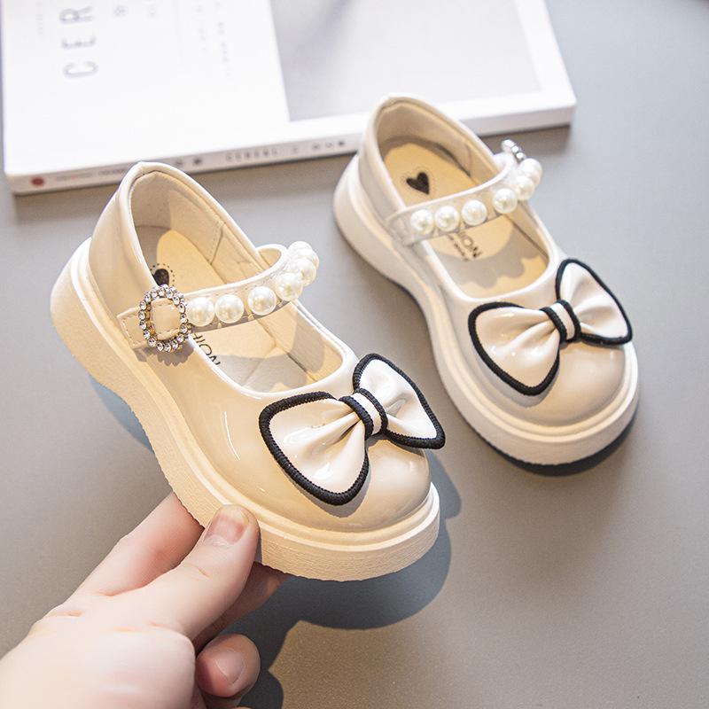 Girls' Mary Jane Leather Shoes: Black & White British Style, Super Soft Princess Performance Shoes for Spring & Autumn.