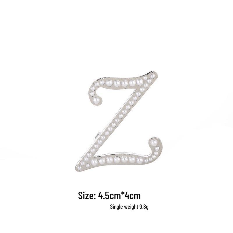 Elegantní brož s perlovým písmenem (26 písmen): Všestranný módní doplněk
