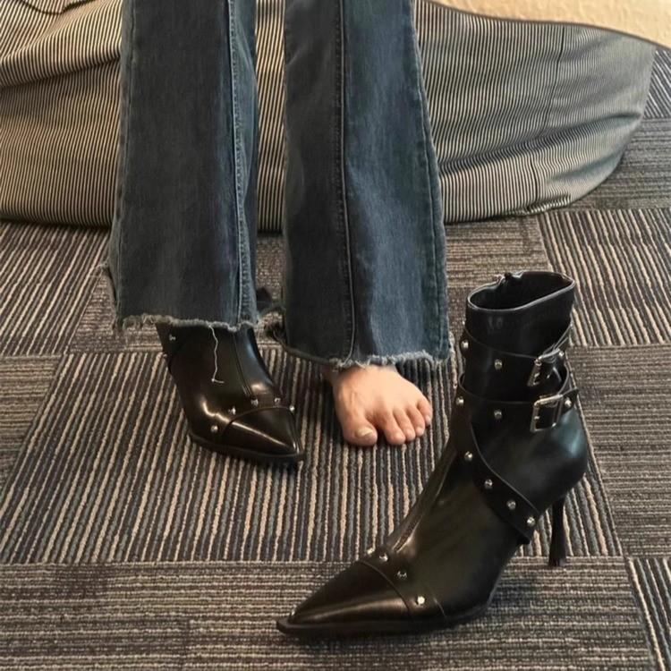 Vintage high-heeled babes pointed willow nails belt buckle knight boots 2025 autumn new versatile sexy thin short boots