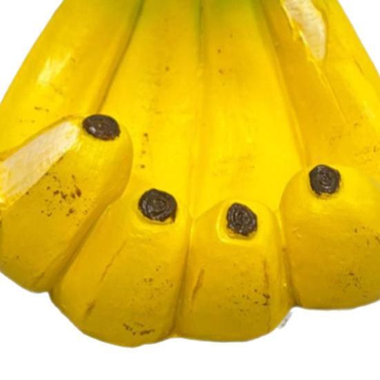 Resin Banana Bird Feeder Outdoor Decorative Bird Feeder Wall Mounted Wild Bird Feeder for Garden Backyard Decoration