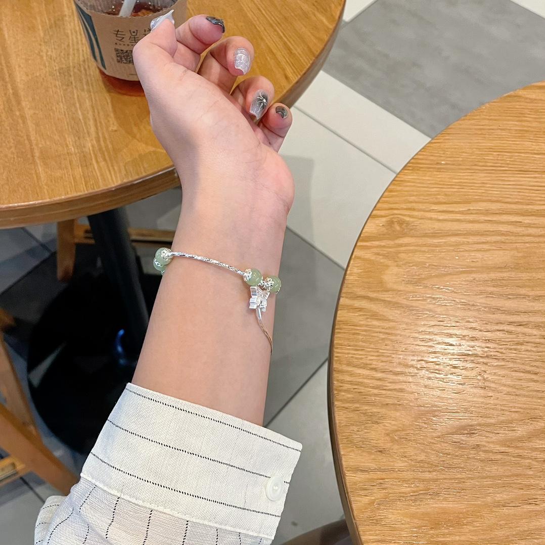 

Новый браслет с кисточками из китайского агата