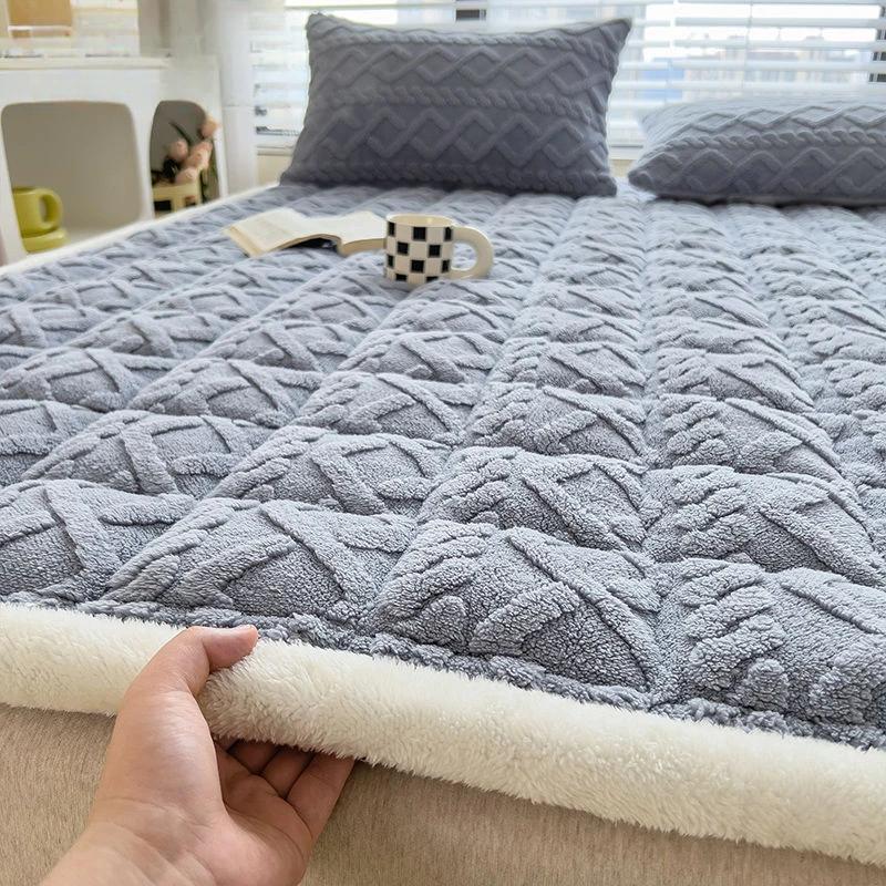 Warm Thicken Flannel Mattress Toppers Home Dormitory Soft Foldable Queen Bed Sheet Quilted Thin Tatami Mat Mattress Cover
