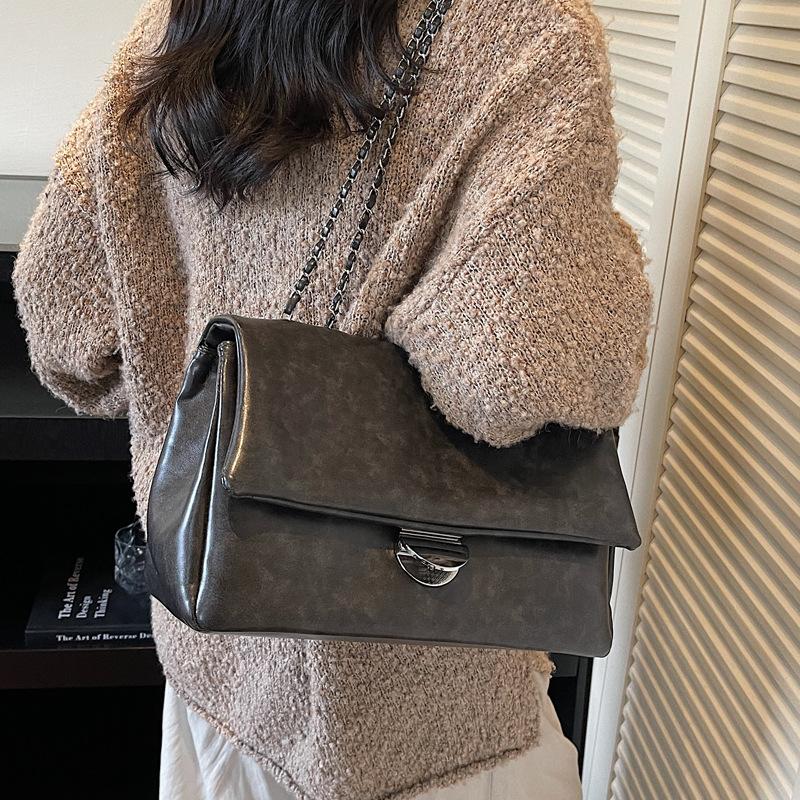2025 New Retro Simple Large-capacity Underarm Tote Bag Female Bag Sen Cute Autumn Trendy Chain Shoulder Messenger Bag