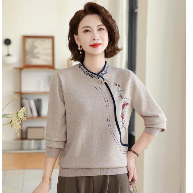 Autumn and winter new middle-aged and old women's clothing age-reducing sweater bottoming shirt mother winter clothing Chinese knitted top