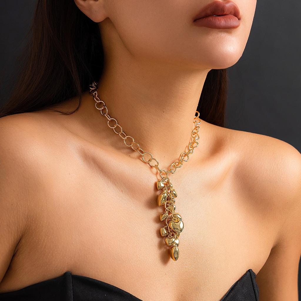 Accessories Sweet Cool Wind Love Pendant Necklace Fashion Personality Metal Chain Clavicle Chain Necklace