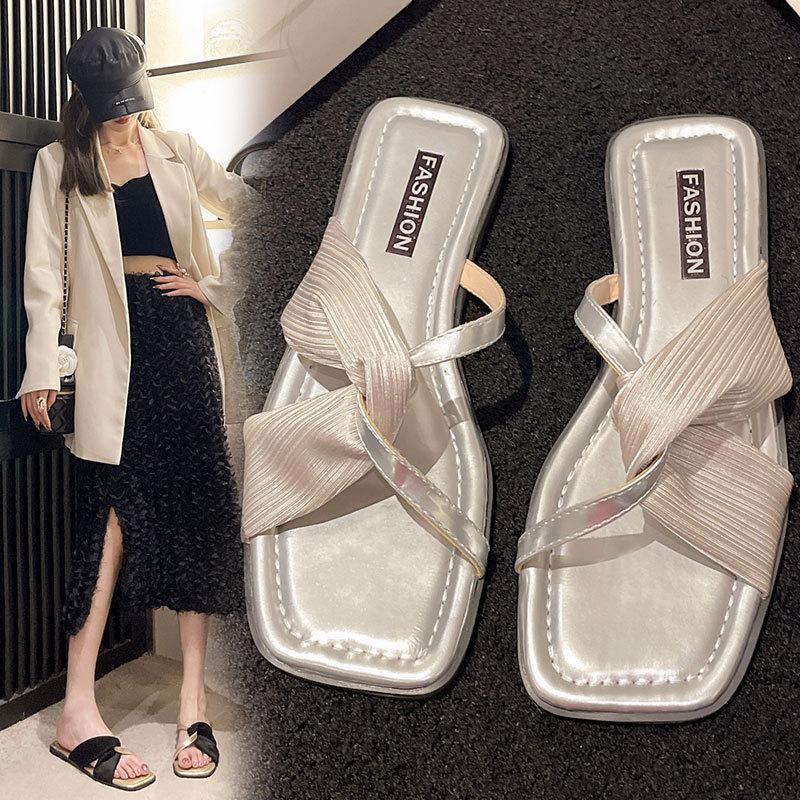 French flat-bottomed cool slippers women's shoes outer wear 2025 summer new fashion low-heeled fairy wind open-toed sandals