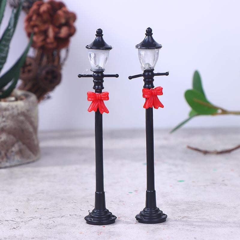2/12Pcs Mini Christmas Street Lights Model Garden Street Lights Dollhouse Simulation Miniatures Lights Ornaments Home Decor