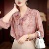 Elegante Blusa de Gasa con Encaje Rosa y Lazo en V, Tallas Grandes, para Personas de Mediana Edad y Mayores
