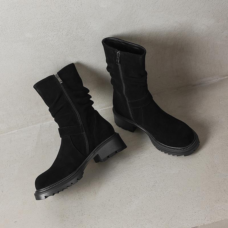 Krazing Pot Fashion Cow Suede Nubuck Winter Round Toe Modern Boots Med Heels Slip on Pleated Style Metal Buckle Mid-calf Boots