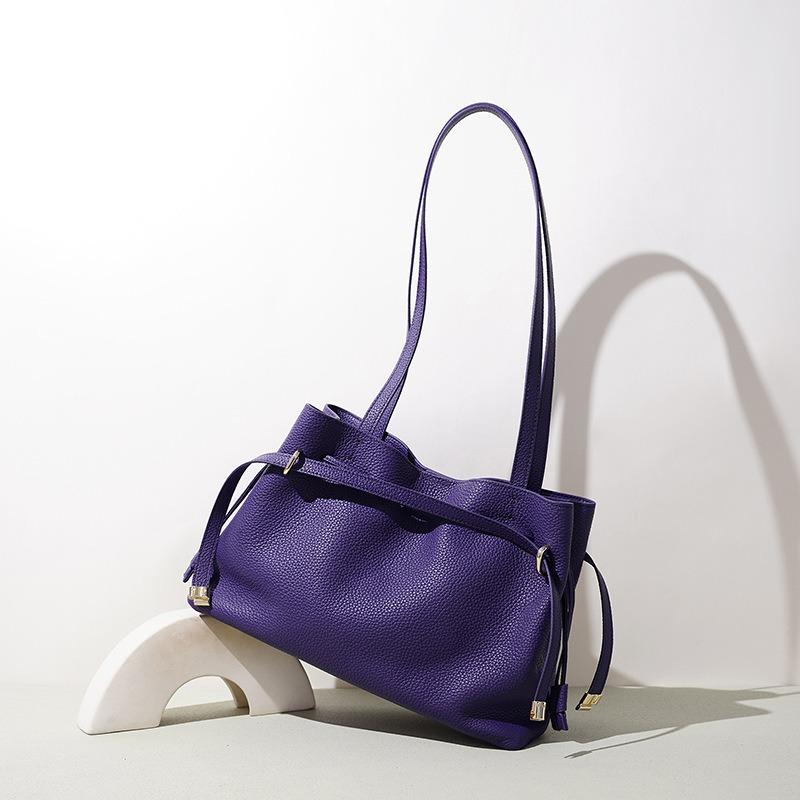 Spring and summer new bucket bag women's large-capacity mother and child bag pleated soft surface casual soft surface shoulder bag women's bag