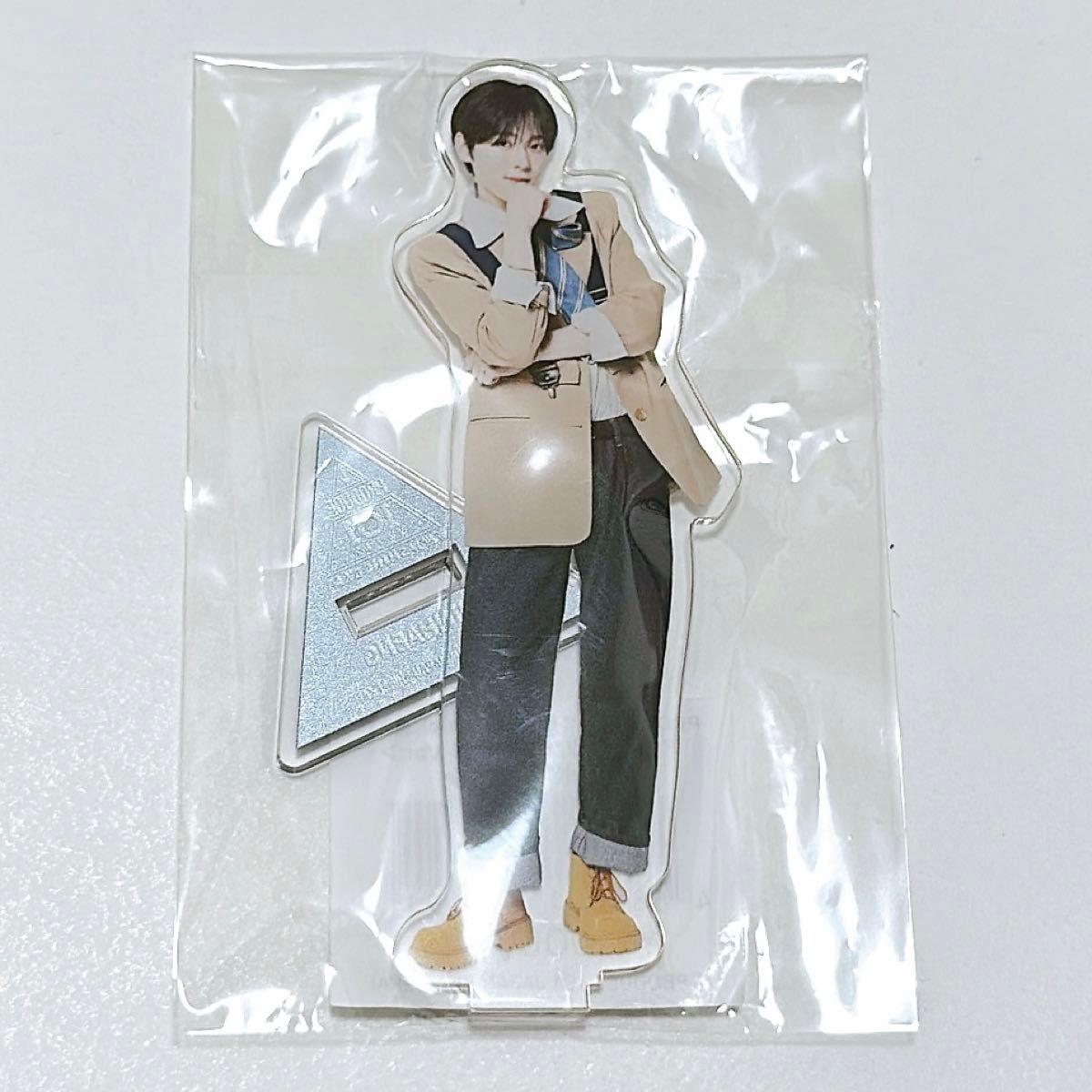 Used Japan New World Acrylic Stand Oh Shinhaeng