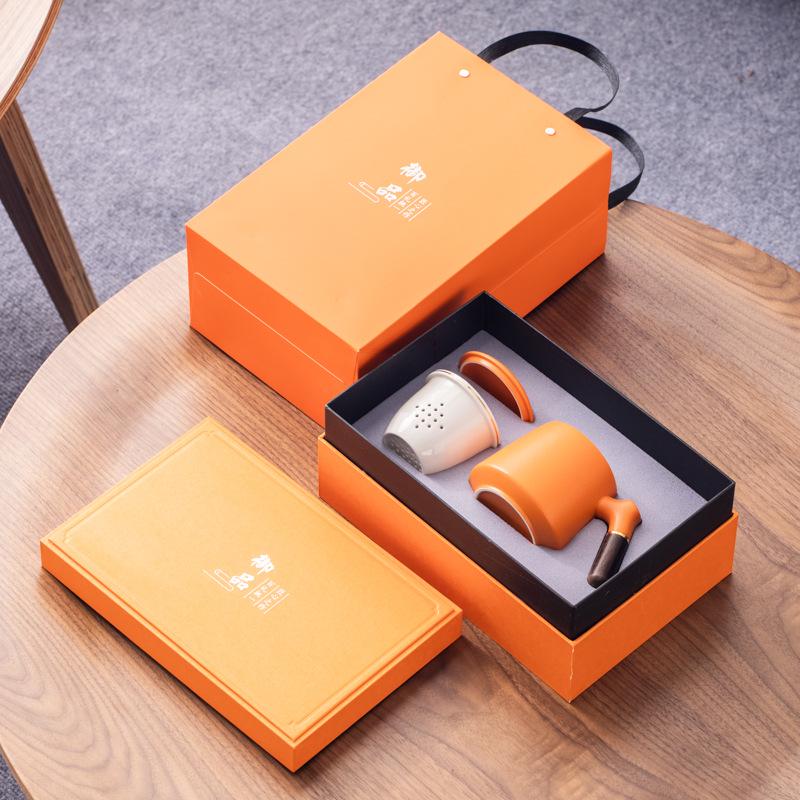 Chinese Style Ceramic Cup Gift Set with Lid and Wooden Handle - Three-Piece Tea Cup with Filter