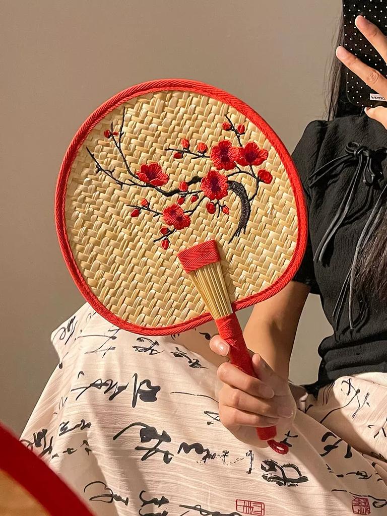 Hand-Woven Fan Archaistic Circular Fan Summer Portable Small Fan Hanfu Ancient Costume Round Fan Summer Embroider Palm-Leaf Fan