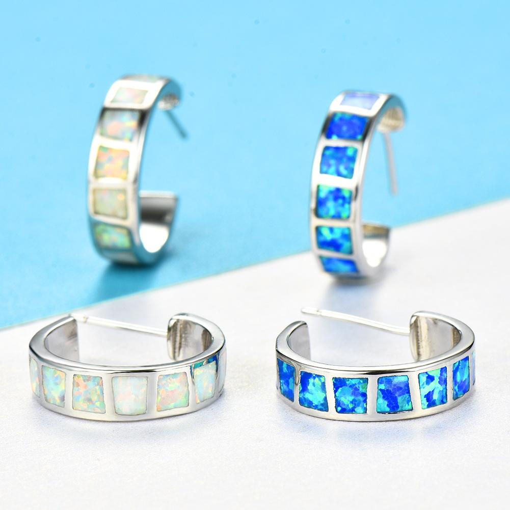 Mehrere quadratische elegante Ohrbügel