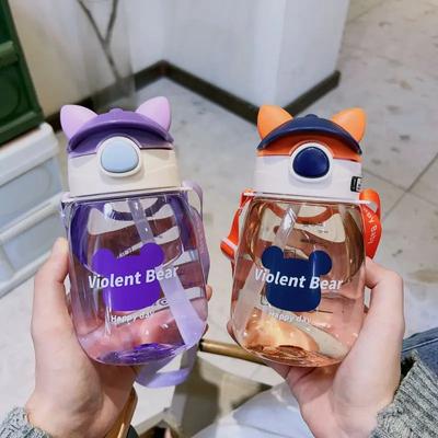 550ML Çocuk Yalıtımlı Pipetli Bardak Su Şişeleri Yaratıcı Çizgi Film Beslenme Pipetler ve Kapaklarla Dökülmez Taşınabilir Yeni Yürümeye Başlayan Çocuklar İçecek Bardakları