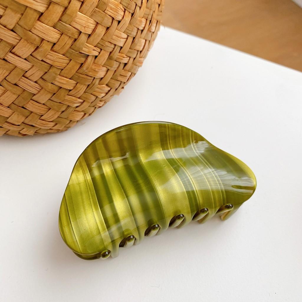 Chic Korean Style Acetate Hair Claw Clips For Women Sophisticated Hair Decor