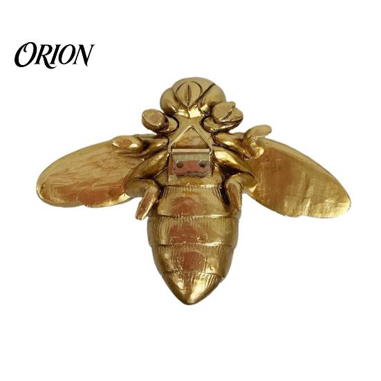 Modern French Style Wall Decor Vintage Gilded Bee Resin Figurine, Lifelike 3D Insect Sculpture with Built-In Light Luxury Home Accents Hook, Tabletop