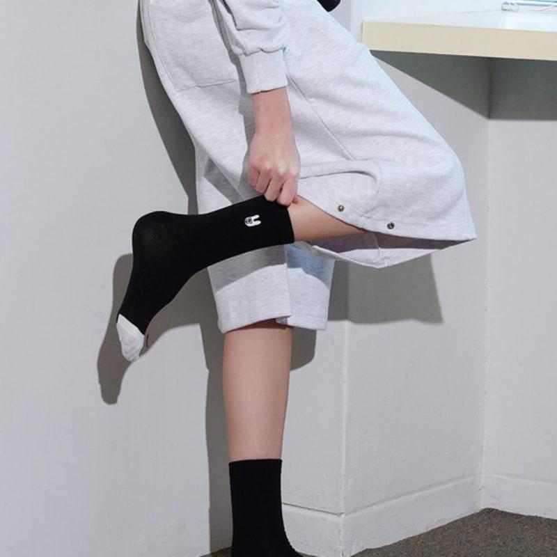 STUDIO SOCKSTOP OOSS Dragon Palace Rabbit Face Embroidered Socks Black