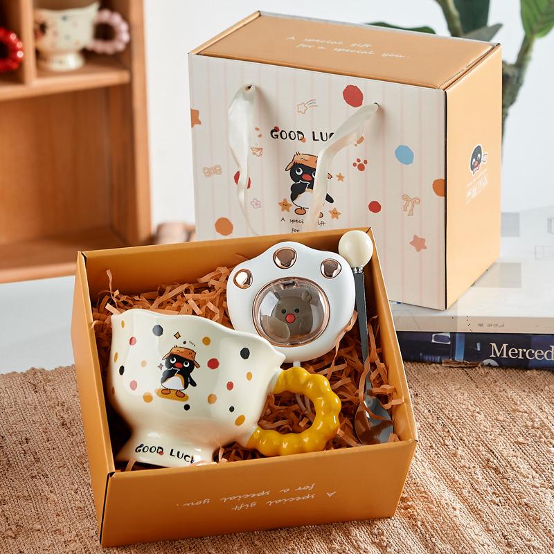 Hochwertige Cartoon-Keramiktasse Geschenk: Niedliches Mädchen-Design, Weihnachtssouvenir, Wasserbecher in Geschenkbox