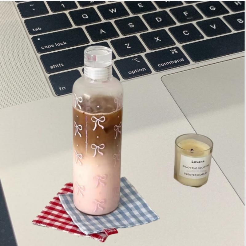 

500 мл Кавайная пластиковая бутылка для воды с бантиком и шкалой времени Прозрачный пластиковый стакан для воды для занятий спортом на открытом воздухе, школы, питья воды 401-500ml