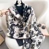 Liangsu Little Bear Warm Scarf