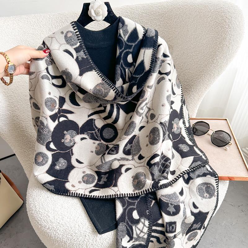 Liangsu Little Bear Warm Scarf