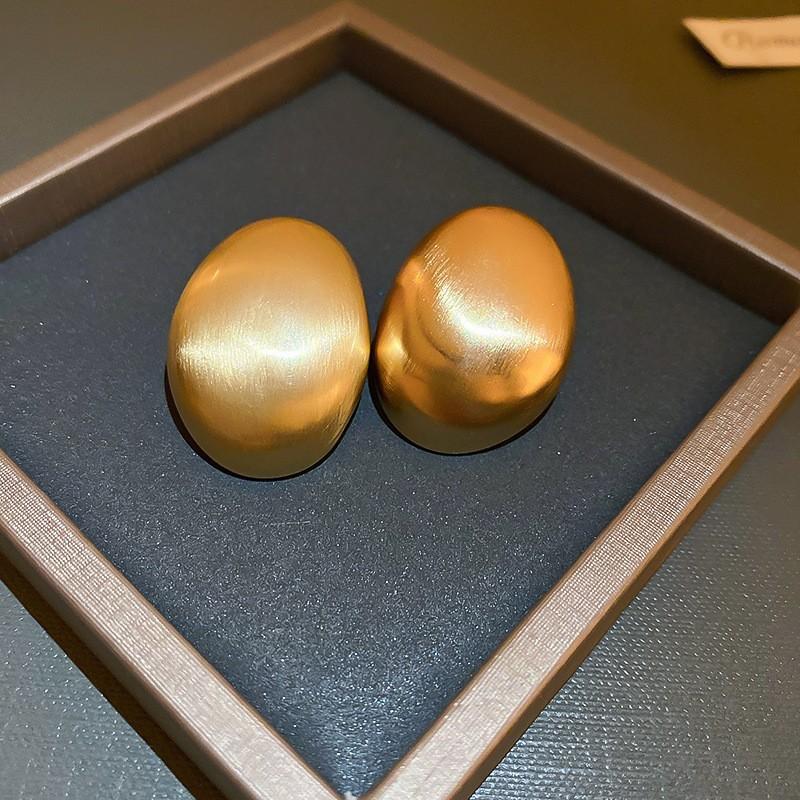 Silver Needle Medieval Round Flower Fringed Earrings Retro Metal Stud Earrings Temperament Light Luxury Earrings Women