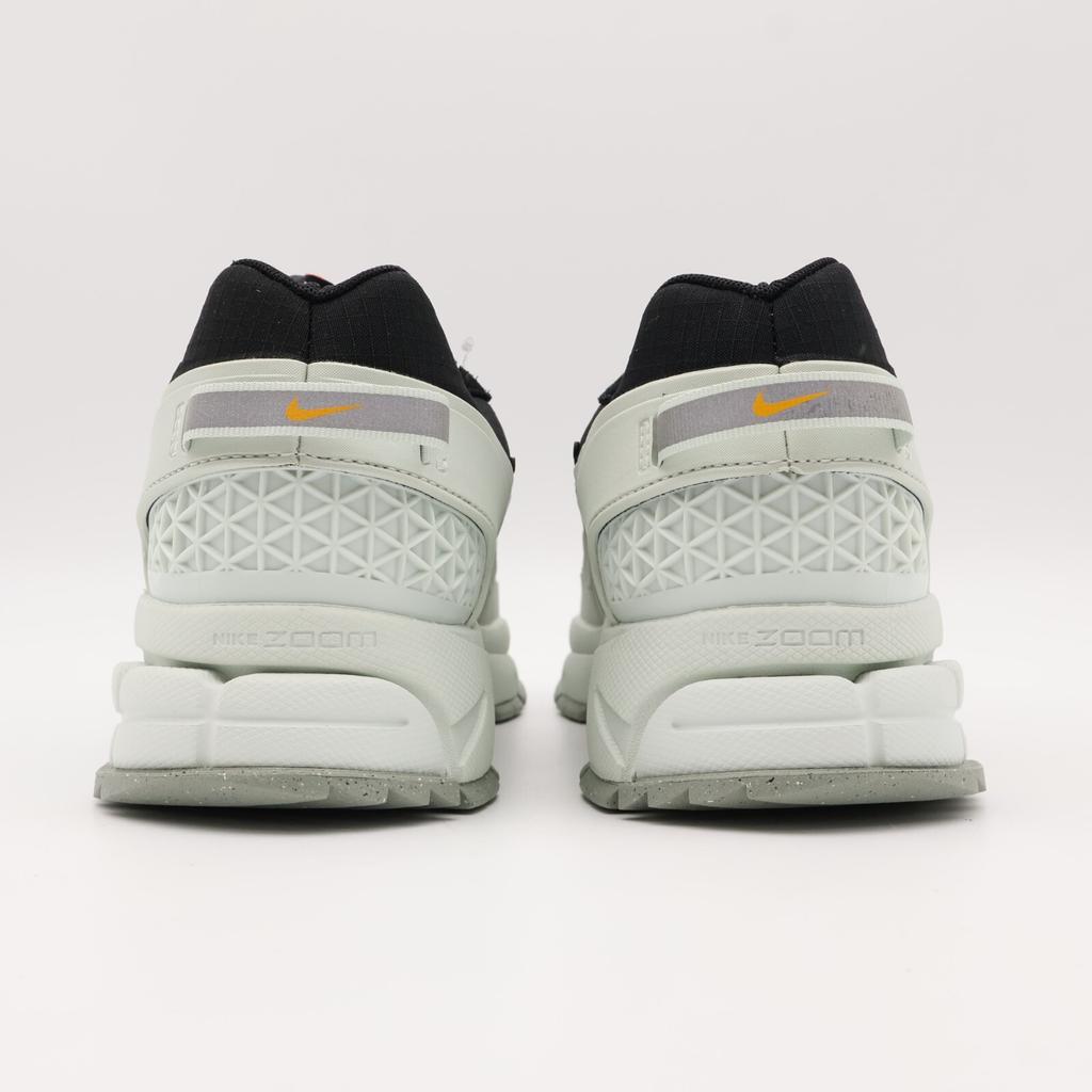 FV2295-001 Nike Zoom Vomero 5 Roam Black Light Silver (Herren)