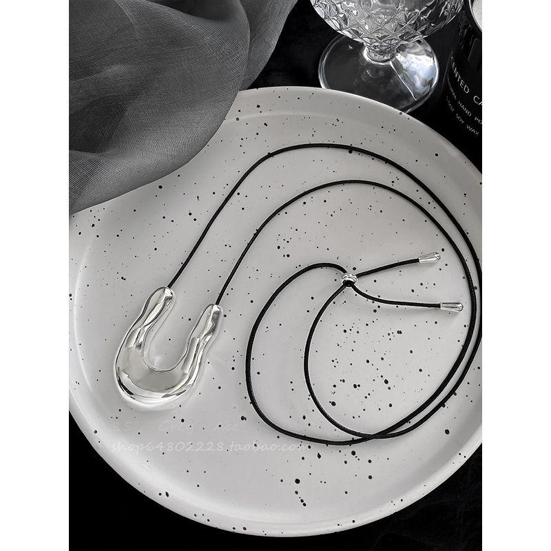 Niche Style Fashion Wind U-Shaped Long Female Leather String Necklace