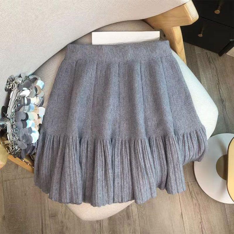 Women's Knit Mini Skirt Spring and Autumn High-waist Pleated Skater Skirt Knit Short Skirt