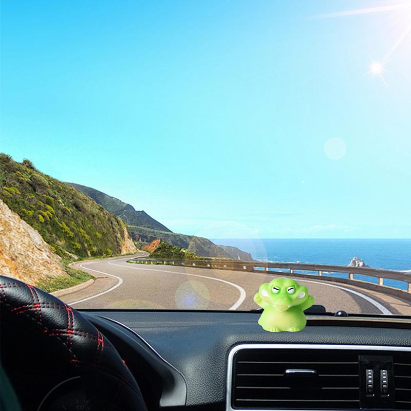 1pc Auto Dashboard Crocodile Figurines Desk Small Animals Figure Decoration Vivid Cartoon Ornaments Car Interior Accessories