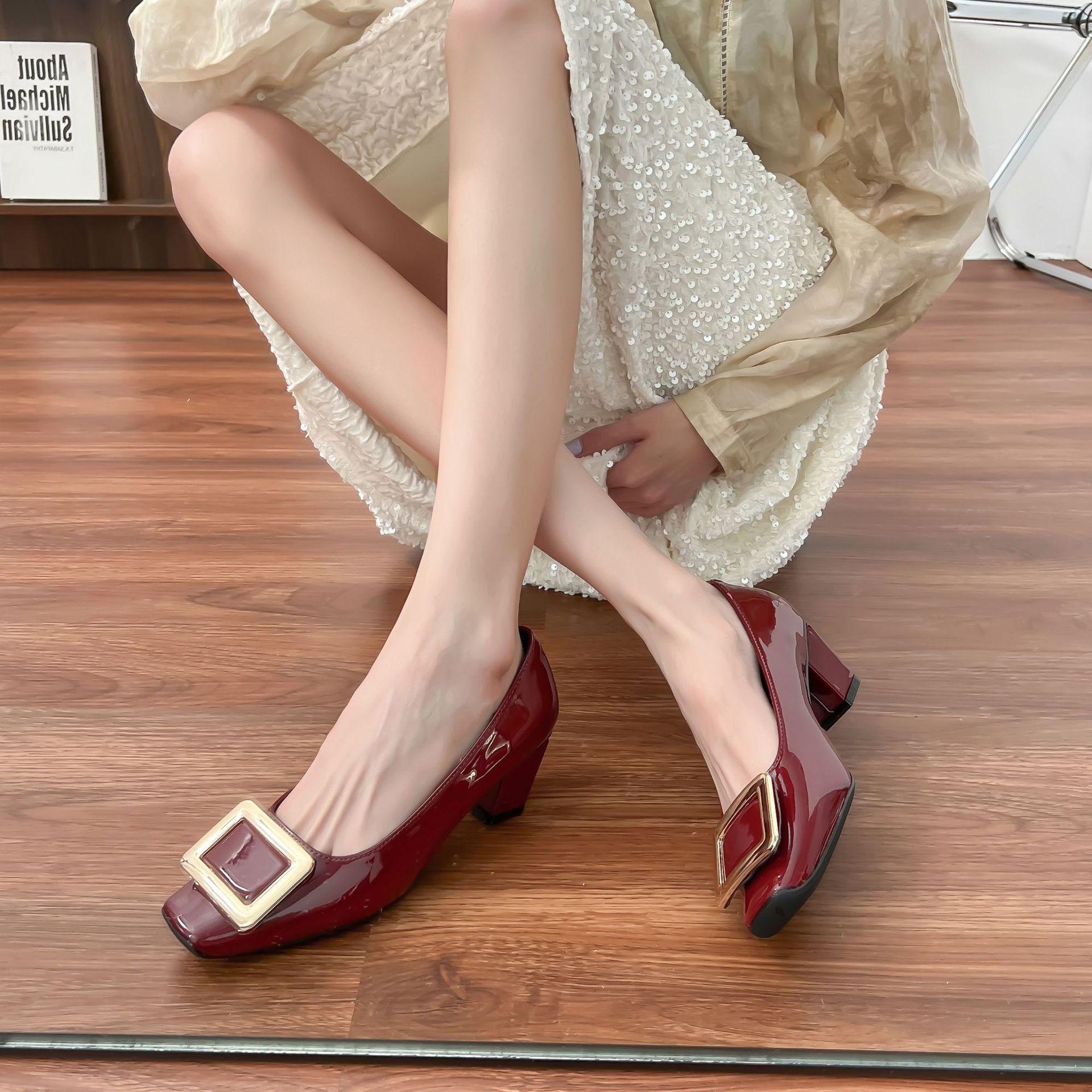 

Grape mother spring new French fashion high heels for women to wear high-end thick heels not tired feet shallow mouth single shoes 35