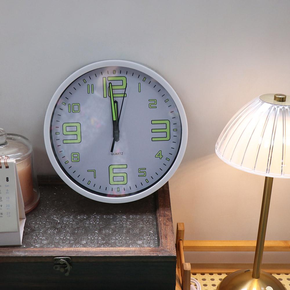 Silent Quartz Wall Clock Round Digital Clock Light Glow In The Dark Luminous Wall Clock Home