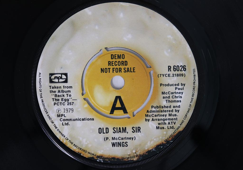 7inch Record WINGS - Old Siam, Sir / Spin It On R6026PROMO MPL 1979 UK Rock Used