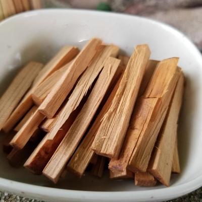 150g/500g Gealterte Taihang Klippen Zypressenholz Streifen Sandelholz Tempel bietet Feueropfer zur Verehrung Buddhas Räucherholz Streifen